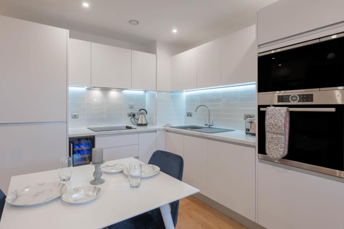 Lovely 1 Bedroom Apartment In Central Location Birmingham Buitenkant foto